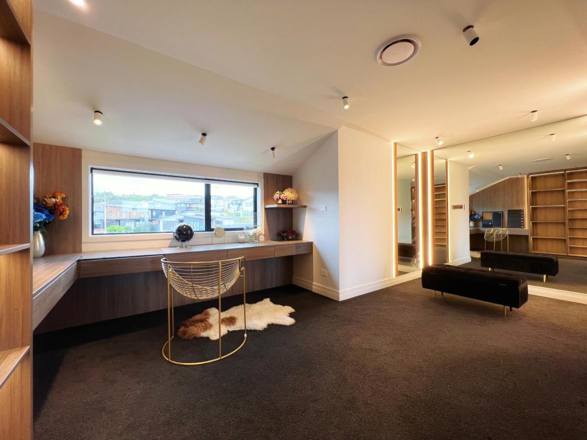 Elegant Beach House In Long Bay Villa Auckland Exterior photo