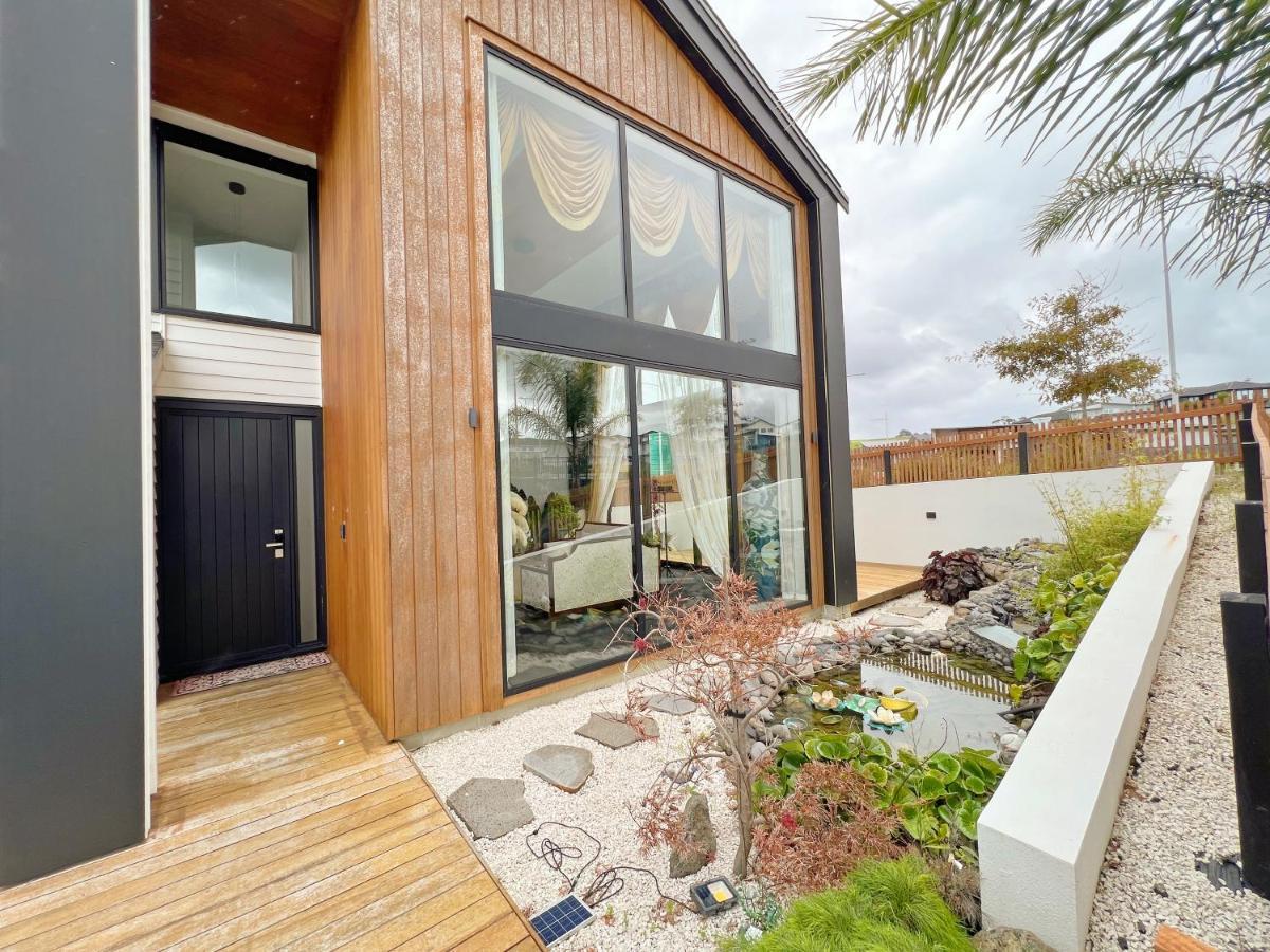 Elegant Beach House In Long Bay Villa Auckland Exterior photo