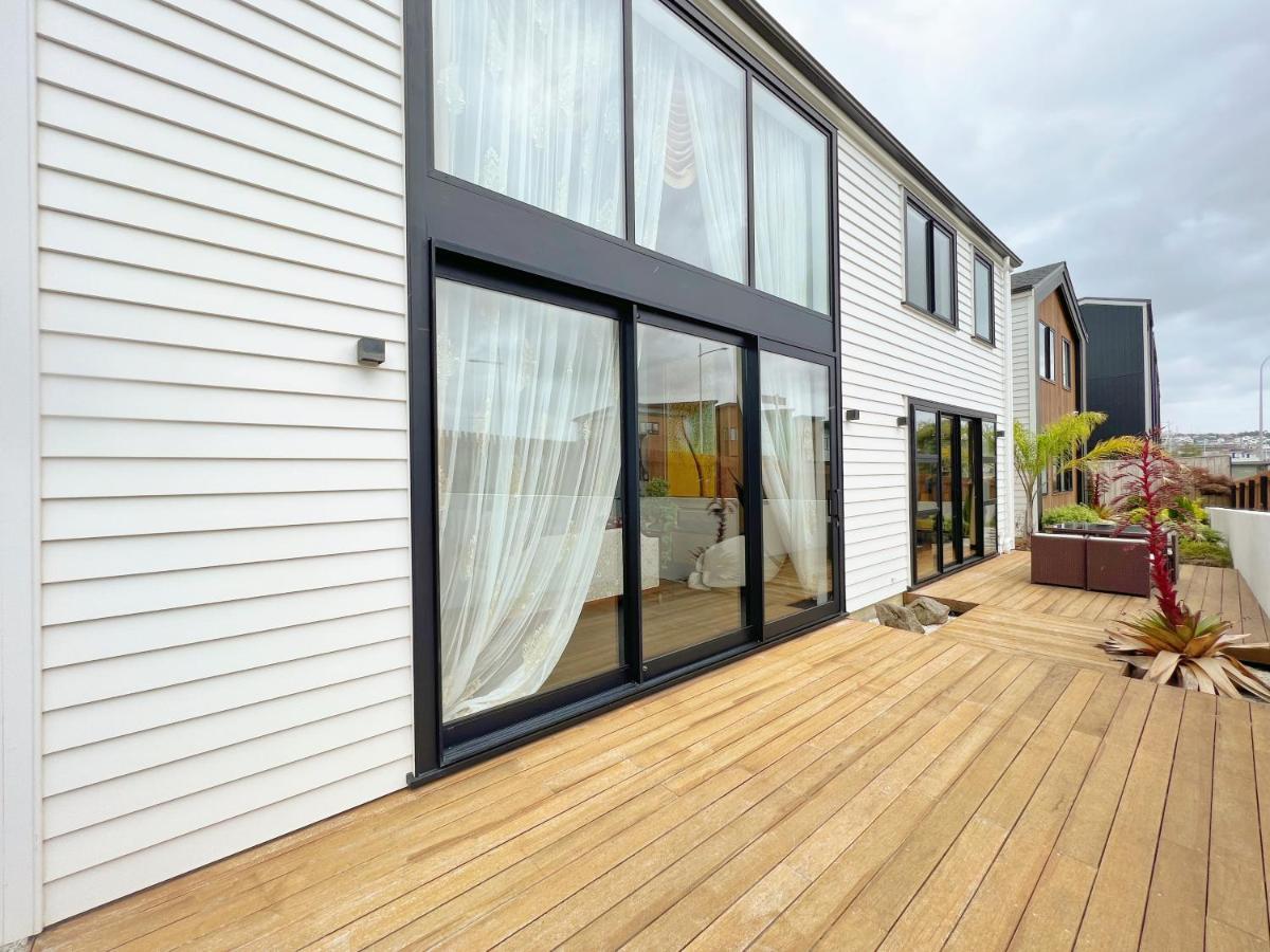 Elegant Beach House In Long Bay Villa Auckland Exterior photo
